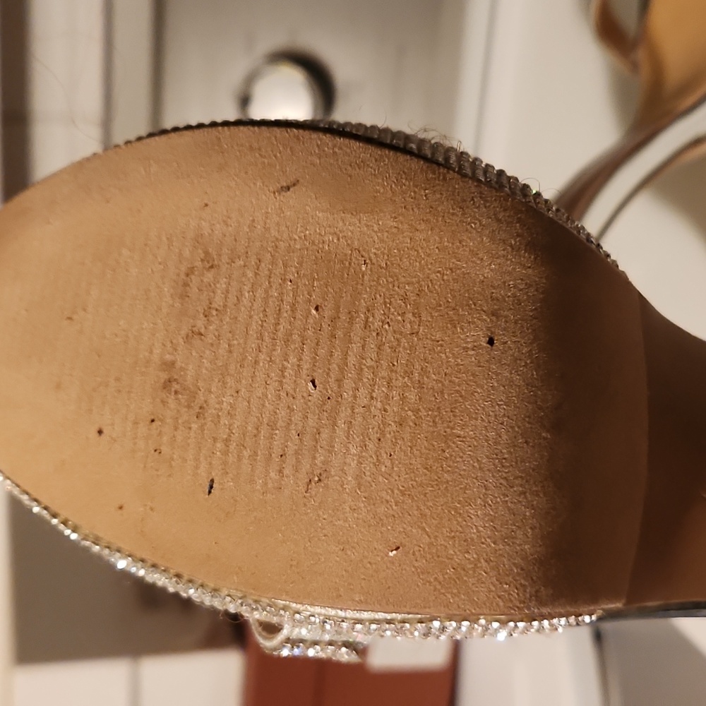 Heels - Picture 7 of 7